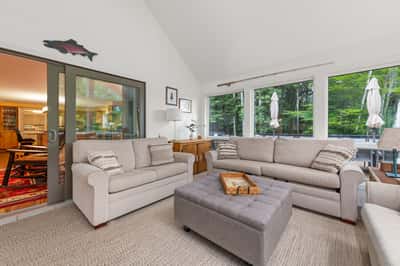 33 Indian Point Road, Hebron, NH