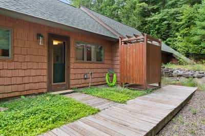 33 Indian Point Road, Hebron, NH