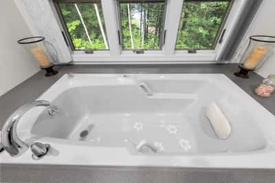 33 Indian Point Road, Hebron, NH