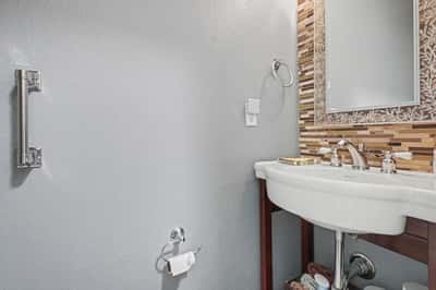 5155 W Quincy Avenue, L104, Denver, CO