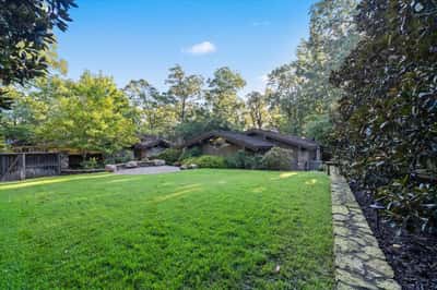 441 N River Oaks Rd, Memphis, TN