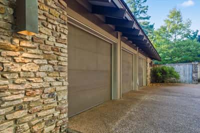 441 N River Oaks Rd, Memphis, TN