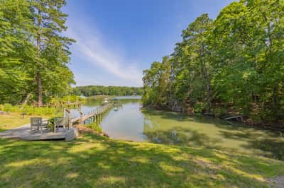 96 Larkspur Lane, Weems, VA