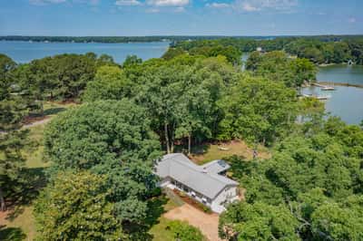 96 Larkspur Lane, Weems, VA