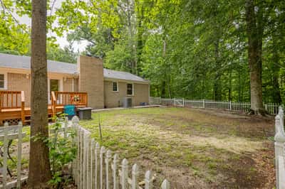17 Wesley Terrace, Weems, VA