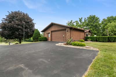 2.5 car attached garage