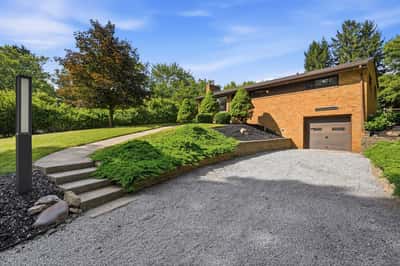 5520 Clearview Road, Gibsonia, PA