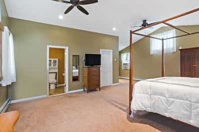 124 Watuppa Ave, Somerset, MA