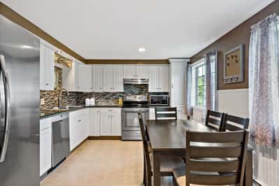 124 Watuppa Ave, Somerset, MA