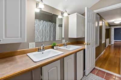 124 Watuppa Ave, Somerset, MA