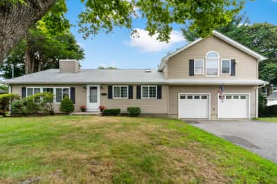 124 Watuppa Ave, Somerset, MA