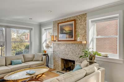 Top down, bottom up shades allow for privacy and light.