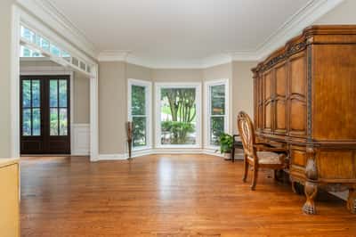 2865 Stoneglen Close, Roswell, GA