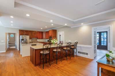 2865 Stoneglen Close, Roswell, GA