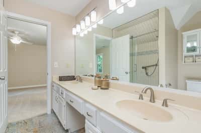 2865 Stoneglen Close, Roswell, GA