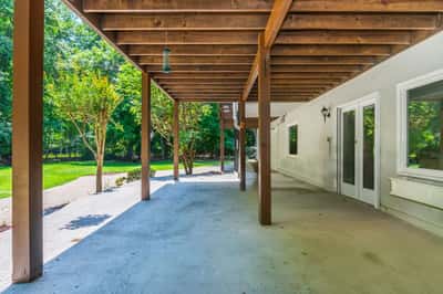 2865 Stoneglen Close, Roswell, GA