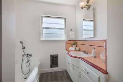 829 N Lima St., Burbank, CA