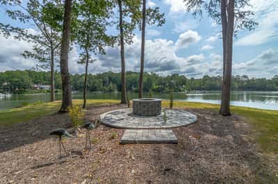 212A Gordon Drive, Weems, VA