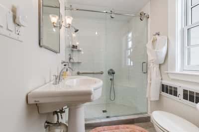 12 Willow Avenue, North Hampton, NH