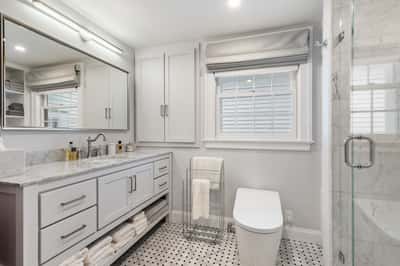 12 Willow Avenue, North Hampton, NH