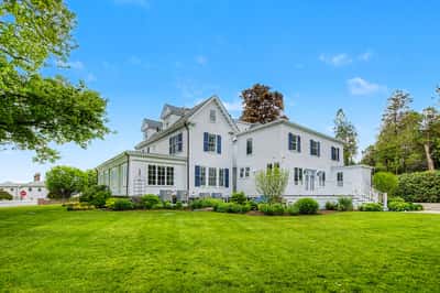 12 Willow Avenue, North Hampton, NH