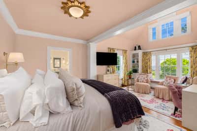 12 Willow Avenue, North Hampton, NH