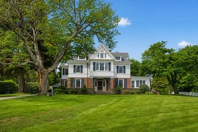 12 Willow Avenue, North Hampton, NH