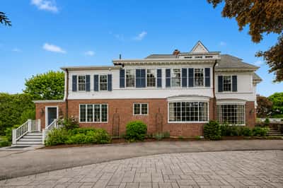 12 Willow Avenue, North Hampton, NH