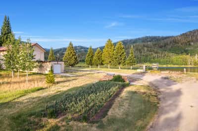 PEARL LAKE RANCH, Clark, CO