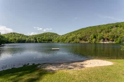 40 Sunset Dr, Sherman, CT