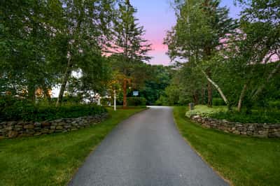 4 Berry Hill Road, Stratham, NH
