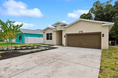 Bright and spacious home featuring modern design, ample outdoor space, and convenient access to local amenities.