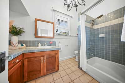 1775 Lusitania St, Honolulu, HI