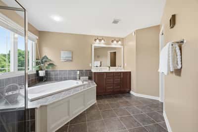 1900 Oakhurst Dr, Allison Park, PA