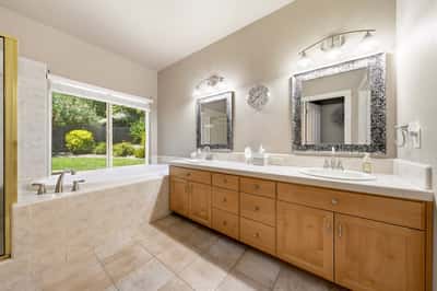 2440 Crescent Moon Court, Redding, CA