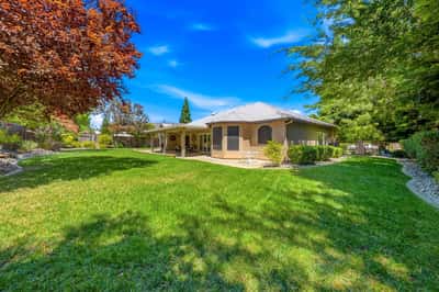 2440 Crescent Moon Court, Redding, CA