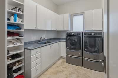 12 Denham Drive, Richmond Hill, ON