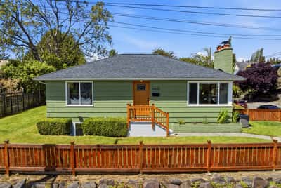 6825 Linden Avenue North, Seattle, WA
