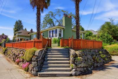 6825 Linden Avenue North, Seattle, WA