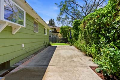 6825 Linden Avenue North, Seattle, WA