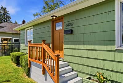 6825 Linden Avenue North, Seattle, WA