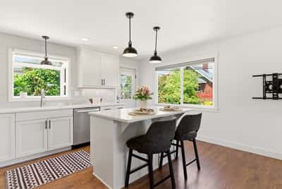 6825 Linden Avenue North, Seattle, WA