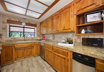 370 Bon Vue Dr, Applegate, CA