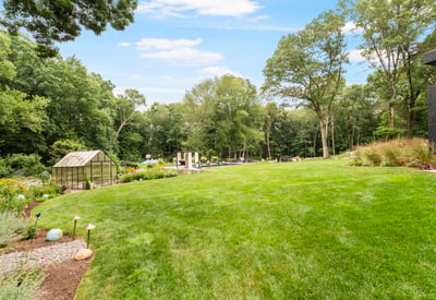 17 Pine Ridge Road, Woodbridge, CT
