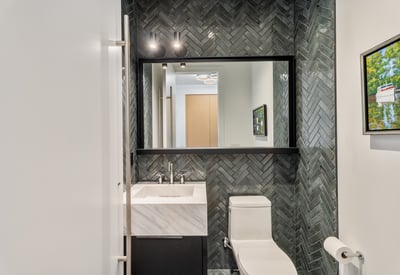 1 Strathgowan Ave suite 710, Toronto, ON