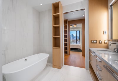 1 Strathgowan Ave suite 710, Toronto, ON