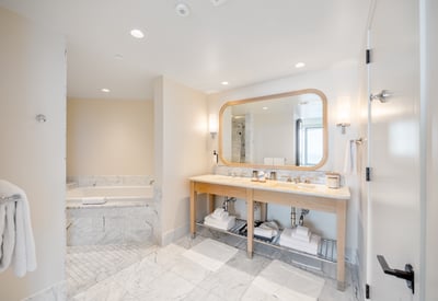 223 Saratoga Rd #3302, Honolulu, HI