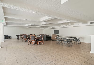 21620 Burbank Blvd., 22, Woodland Hills, CA