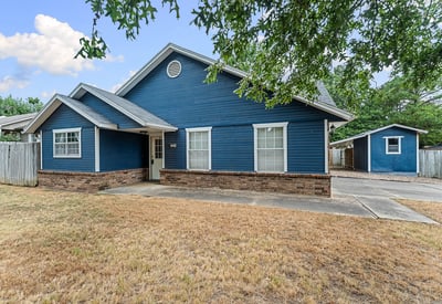 House on corner lot