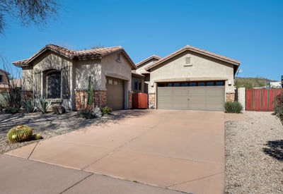 Spacious Phoenix property with extended driveway and 3-car garage, providing excellent parking, storage, and everyday convenience.